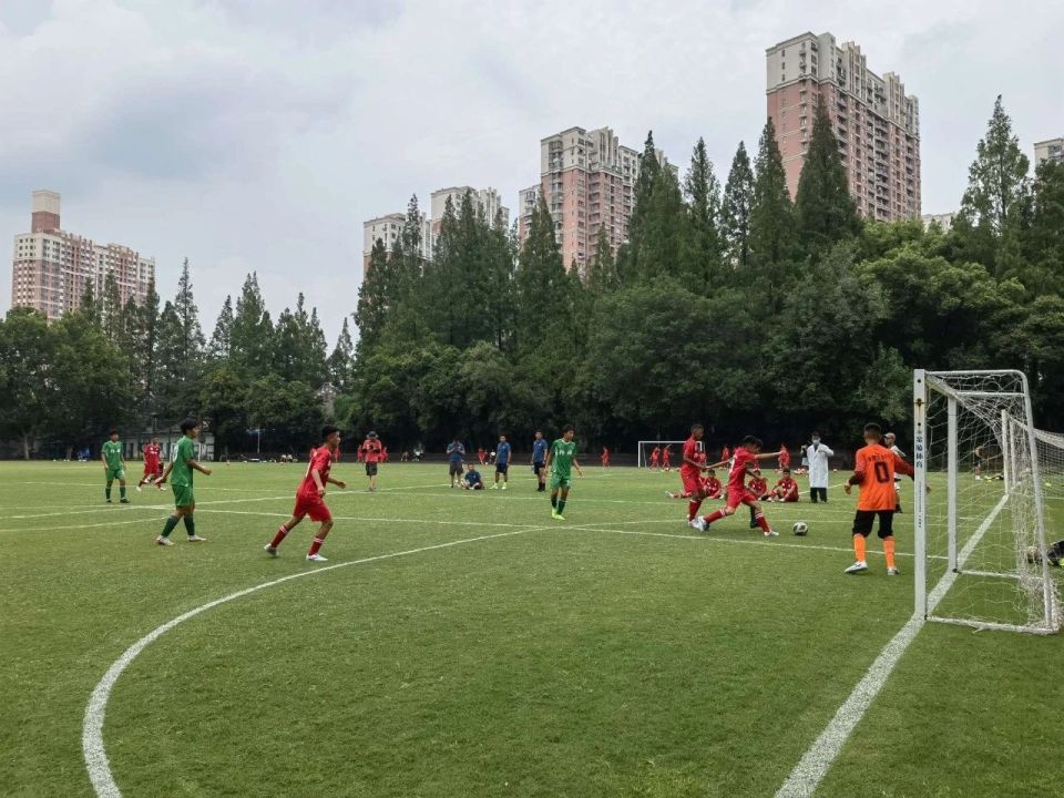 OclkH, 山万水, 学足球队的