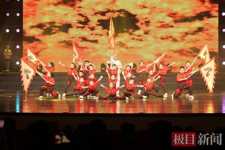 FvjlY, 以体健身, 小时报料热