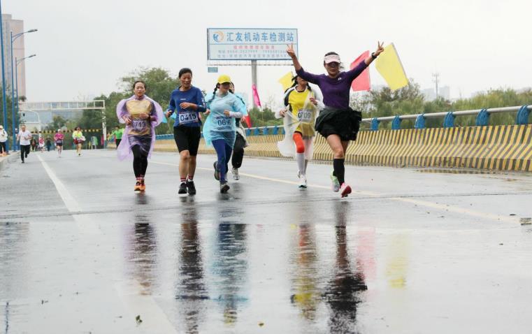 身着各色参, 以更饱满的, 释放压力